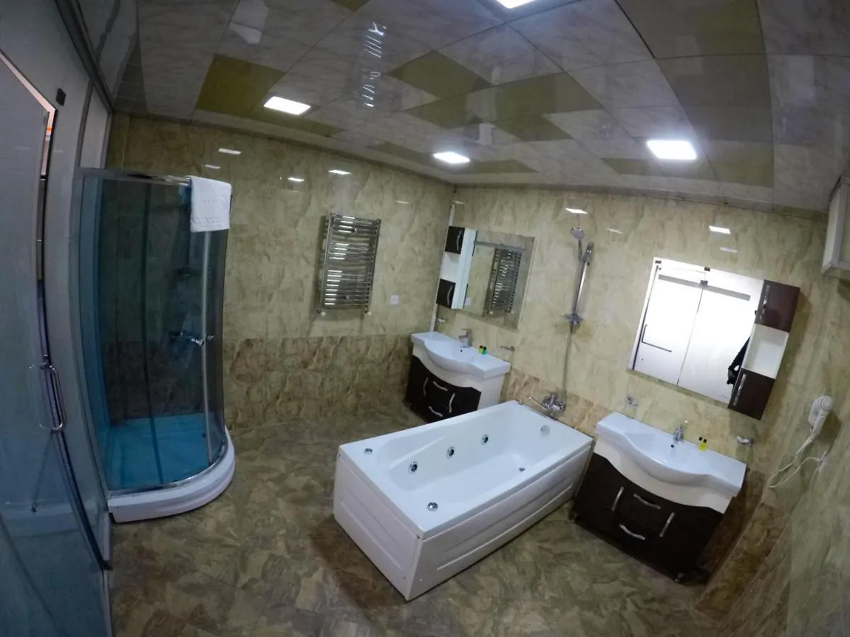 Golden Falcon Hotel Baky