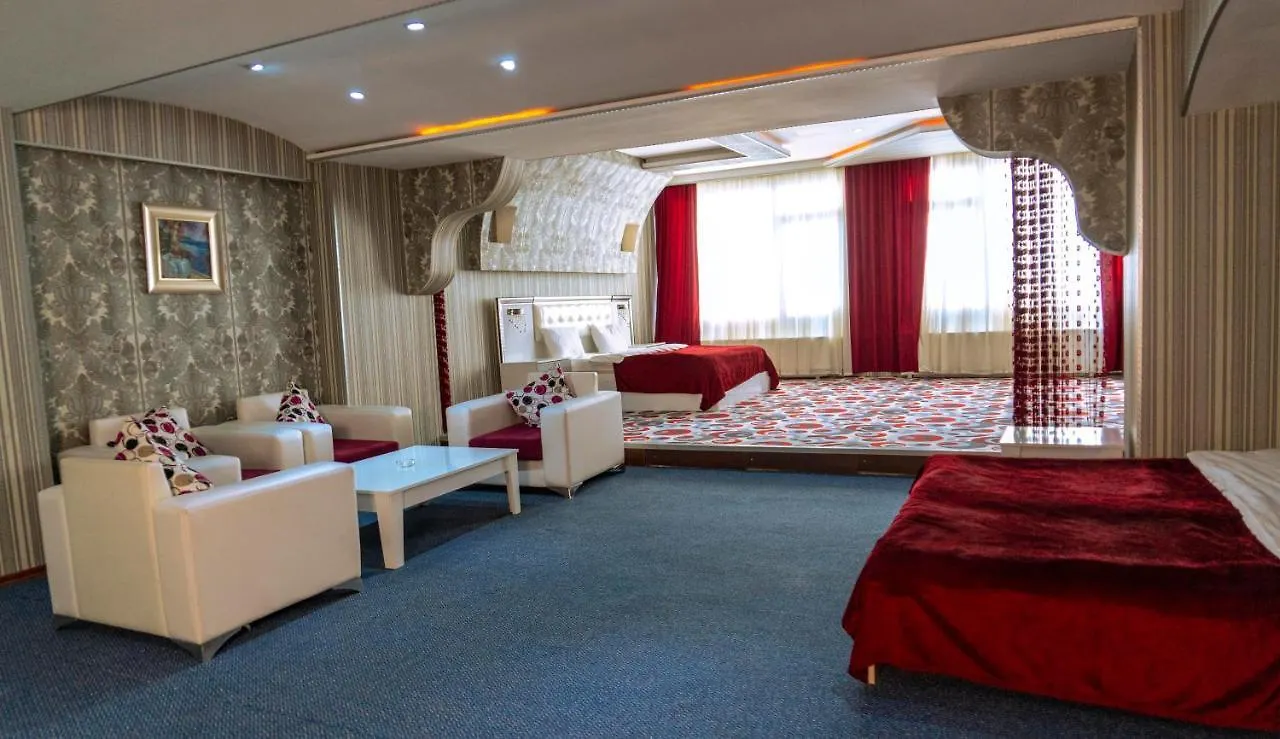Golden Falcon Hotel Baky