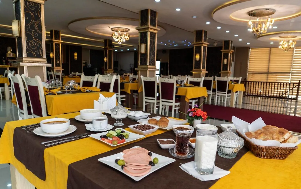 Golden Falcon Hotel Baky